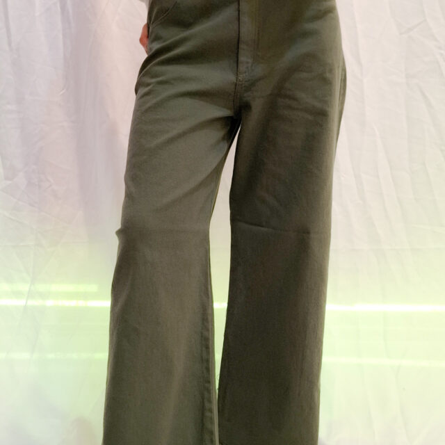 Pantalón ancho