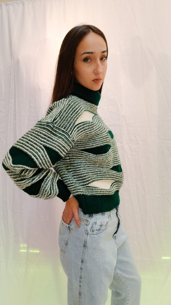 Sweater combinado cuello ancho - Image 6