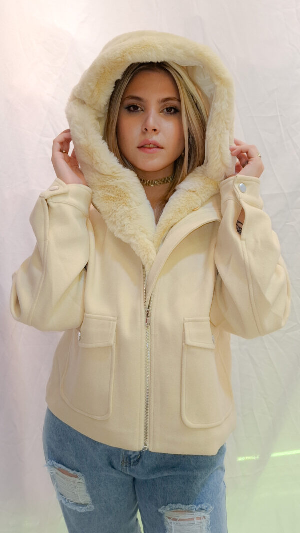 Campera de paño con capucha