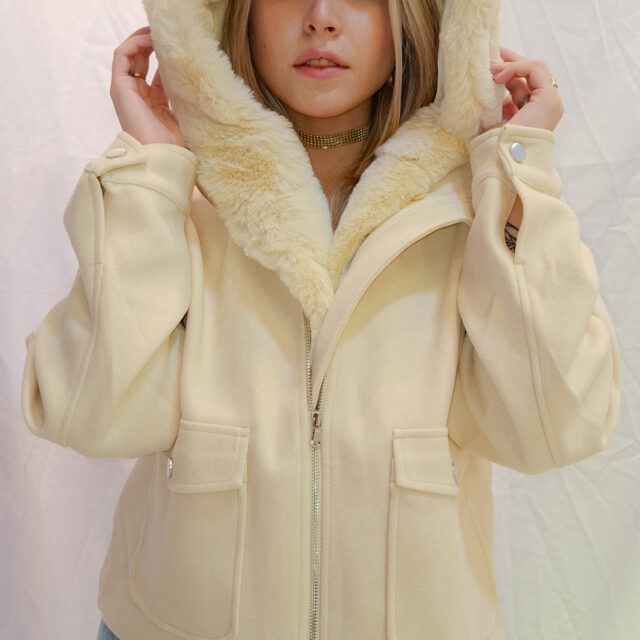 Campera de paño con capucha