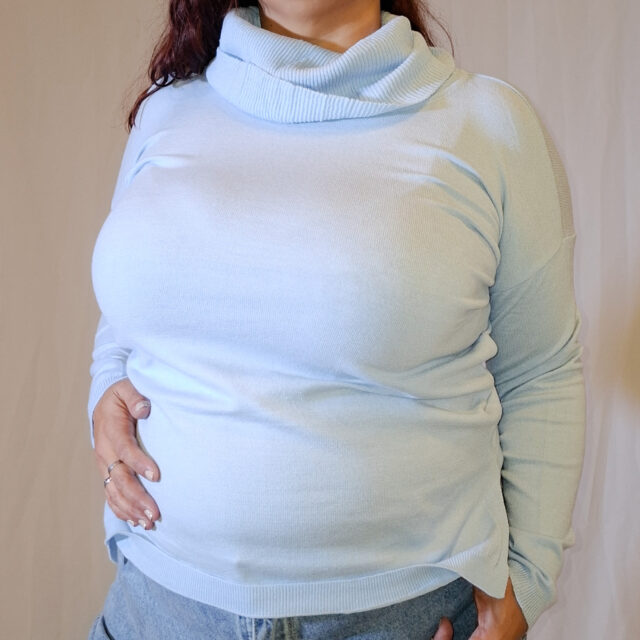 Sueter con cuello bote caído