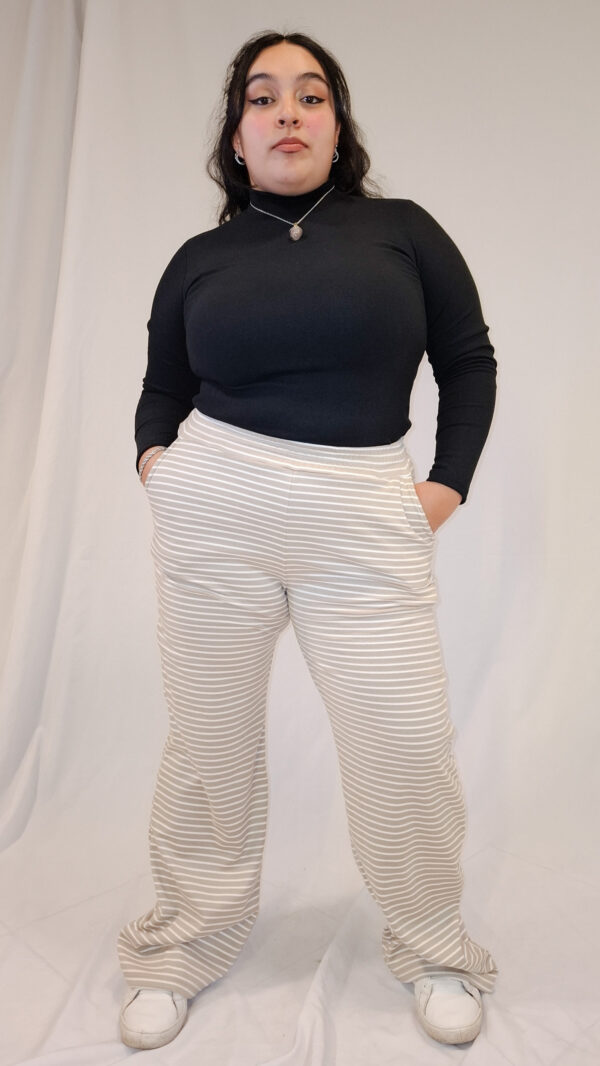 Pantalón palazzo con rayas - Image 7