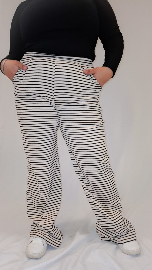 Pantalón palazzo con rayas - Image 6