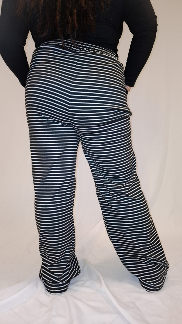 Pantalón palazzo con rayas - Image 3